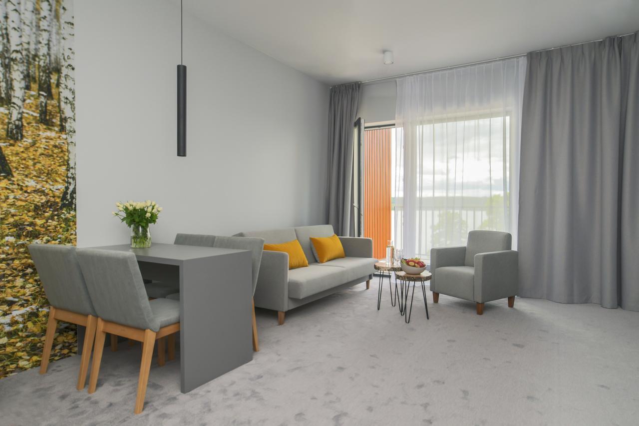 Apartment with Lake View,669561117:JPEG